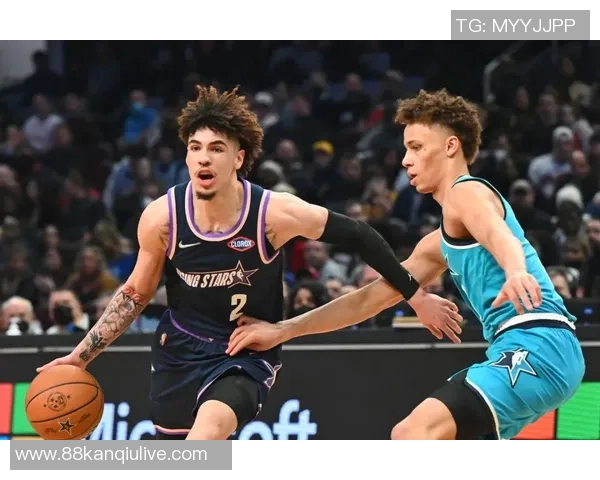 戴森丹尼尔斯的崛起之路：从青涩新星到篮球场上的闪耀之光